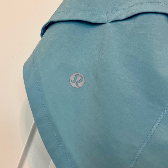 Lululemon Speed Up shorts - Picture 2 of 3